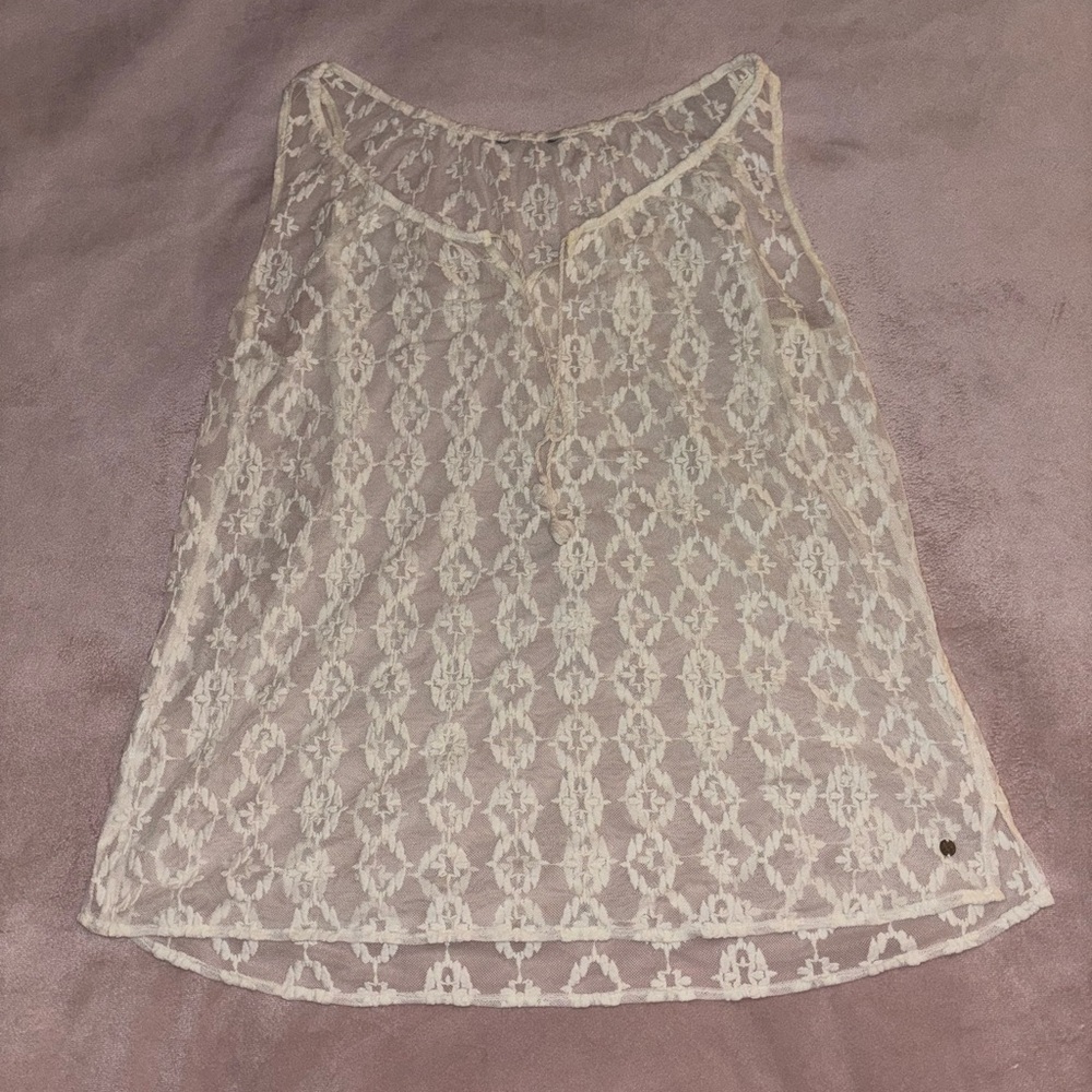 woman’s shear lace tank top
